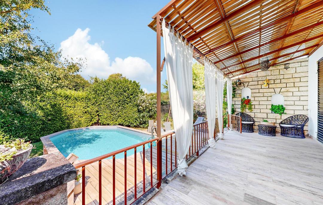 Photo of Patio Balcony in Lamotte-du-Rhone