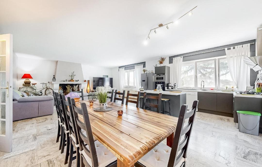 Photo of Kitchen in Lamotte-du-Rhone