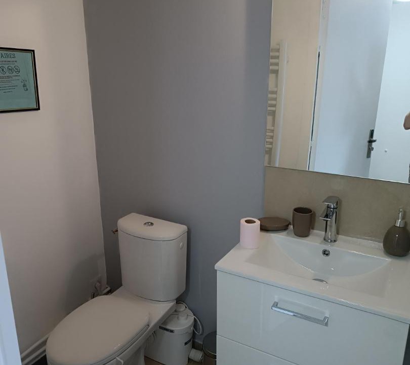 Photo of Bathroom in Villeneuve-le-Roi