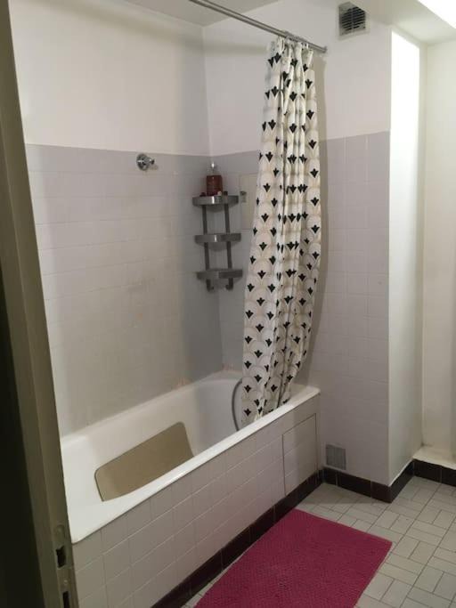 Photo of Bathroom in Savigny-sur-Orge