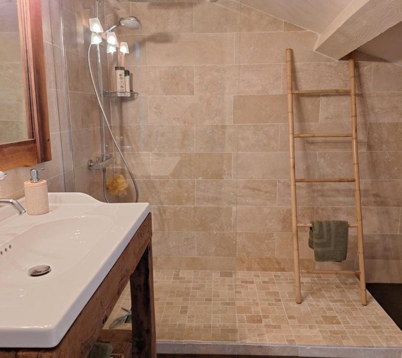 Photo of Bathroom in Saint-Jean-Saint-Maurice-sur-Loire