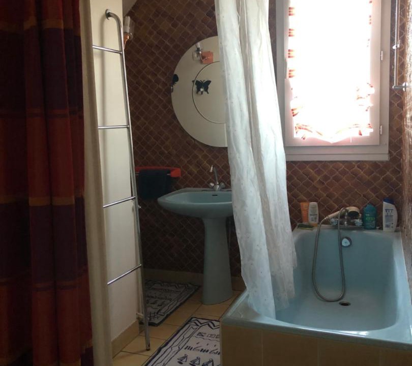 Photo of Bathroom in Plateau — Pyramide