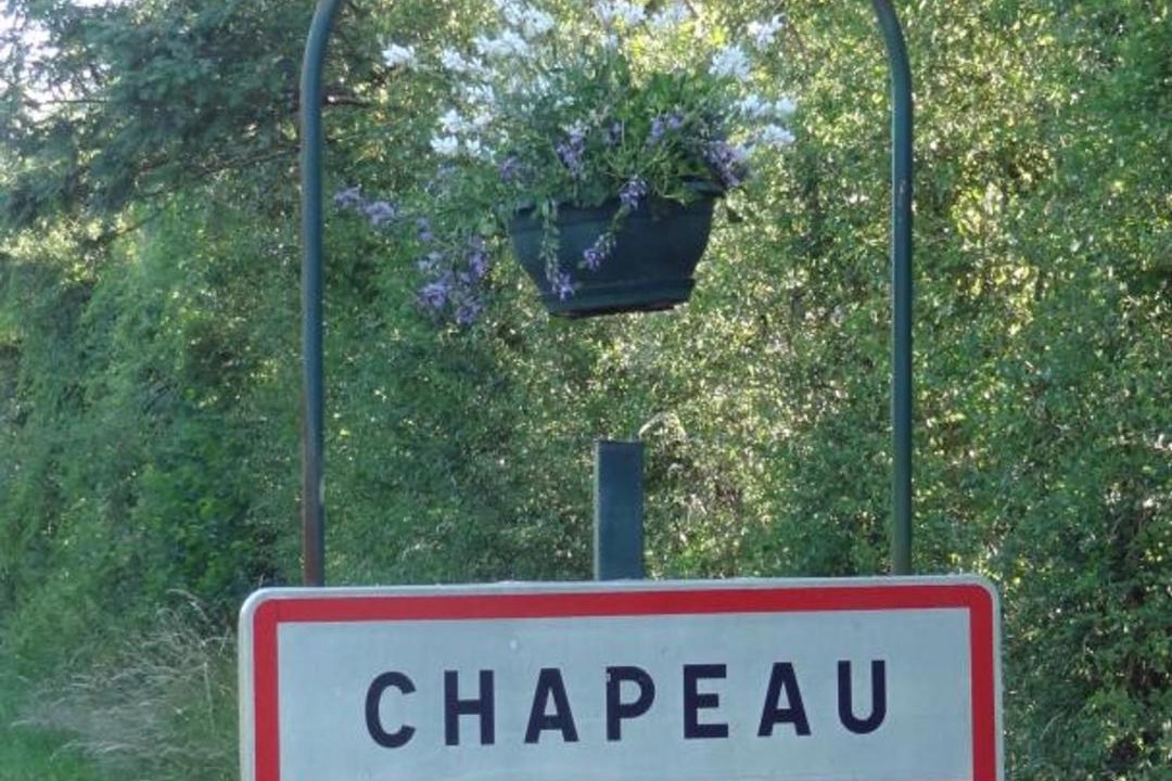 Photo of Others in Chapeau