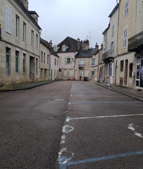Photo of Others in Avallon
