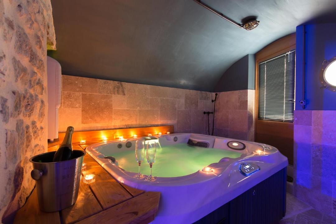 Photo of Bathroom in Chateauneuf-du-Rhone