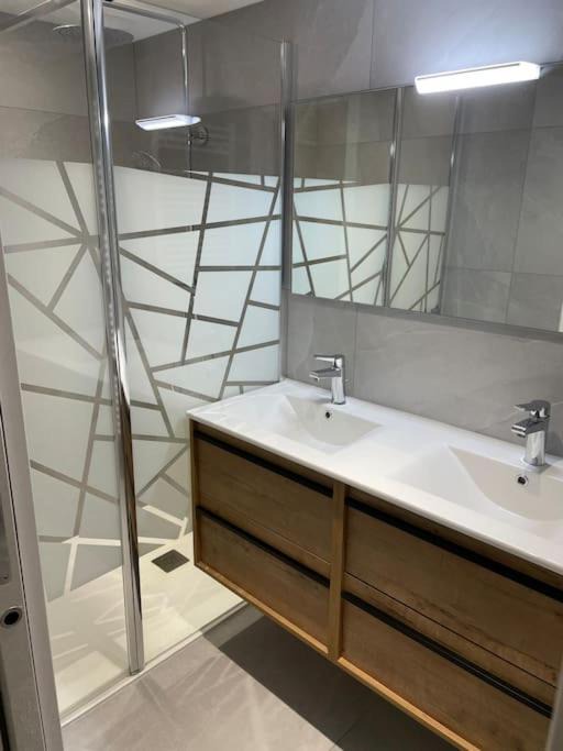 Photo of Bathroom in Saint-Vallier