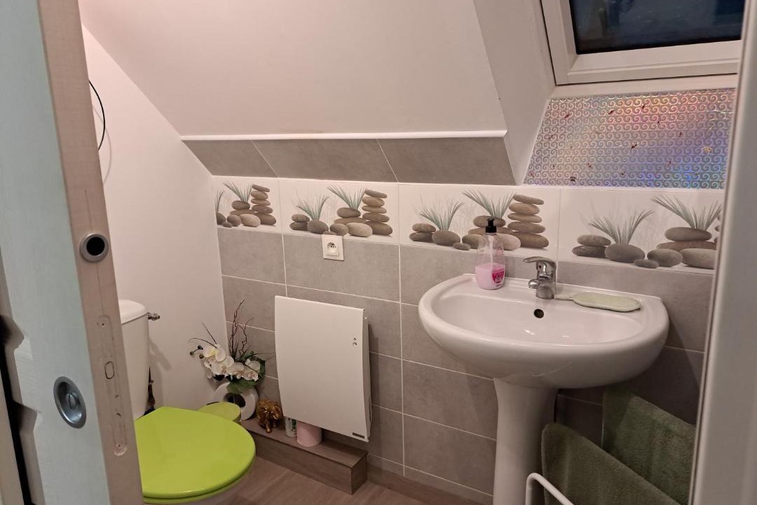 Photo of Bathroom in Pierre-de-Bresse