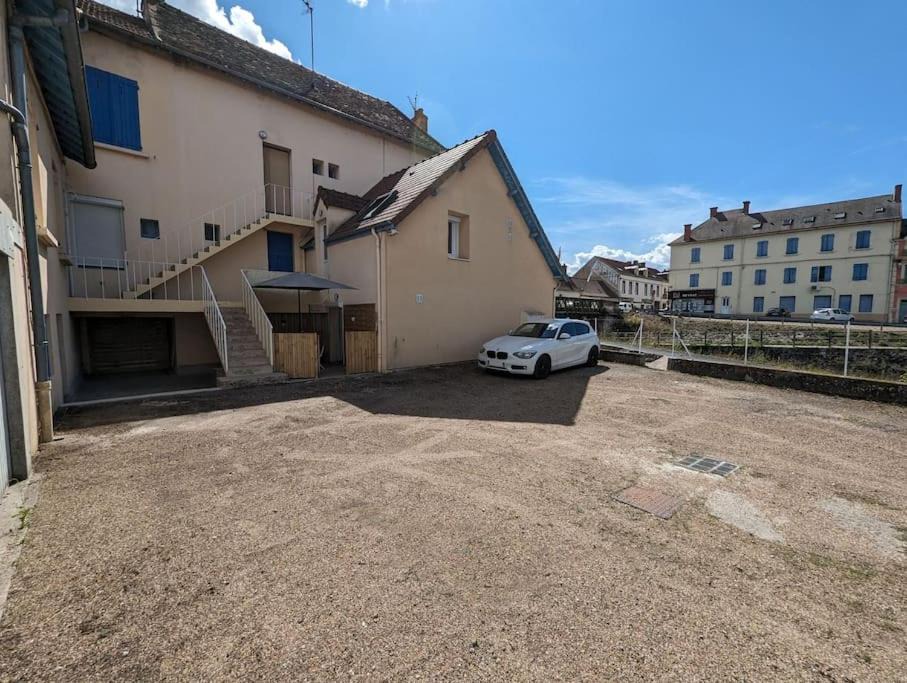 Photo of Buildings in Digoin
