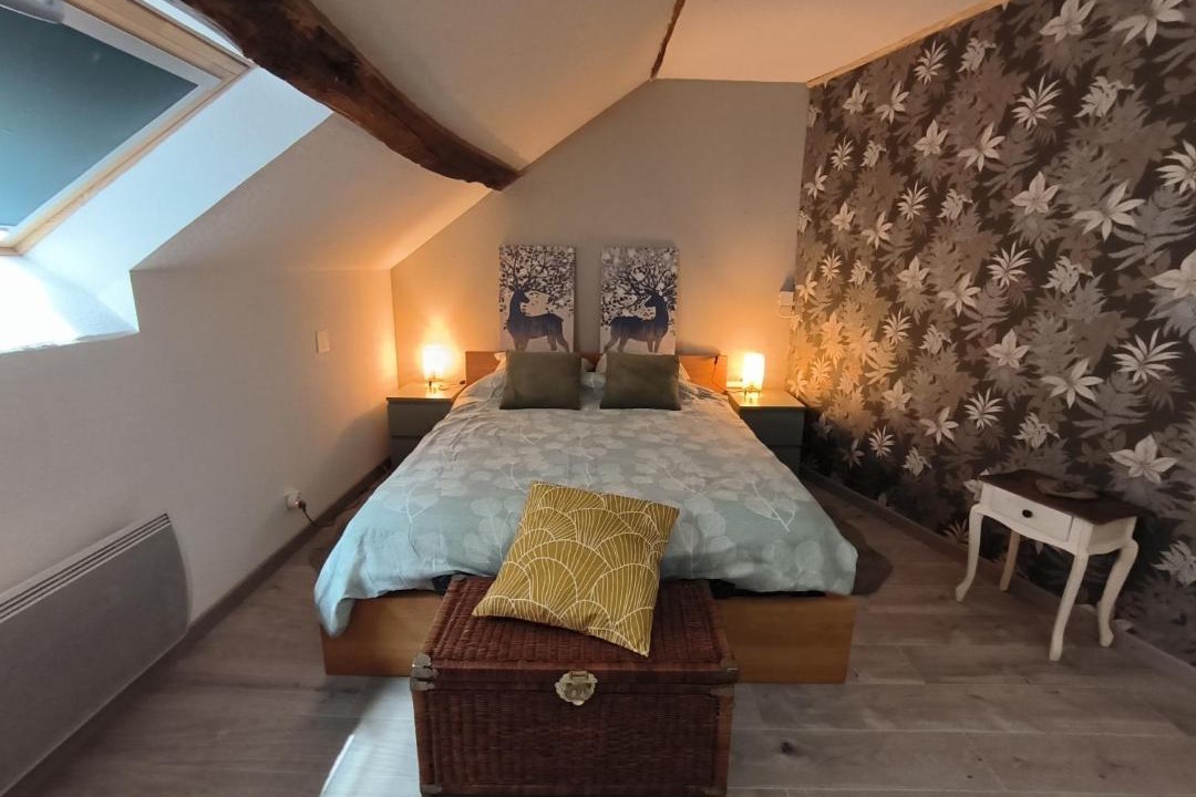 Photo of Bedroom in Larochemillay