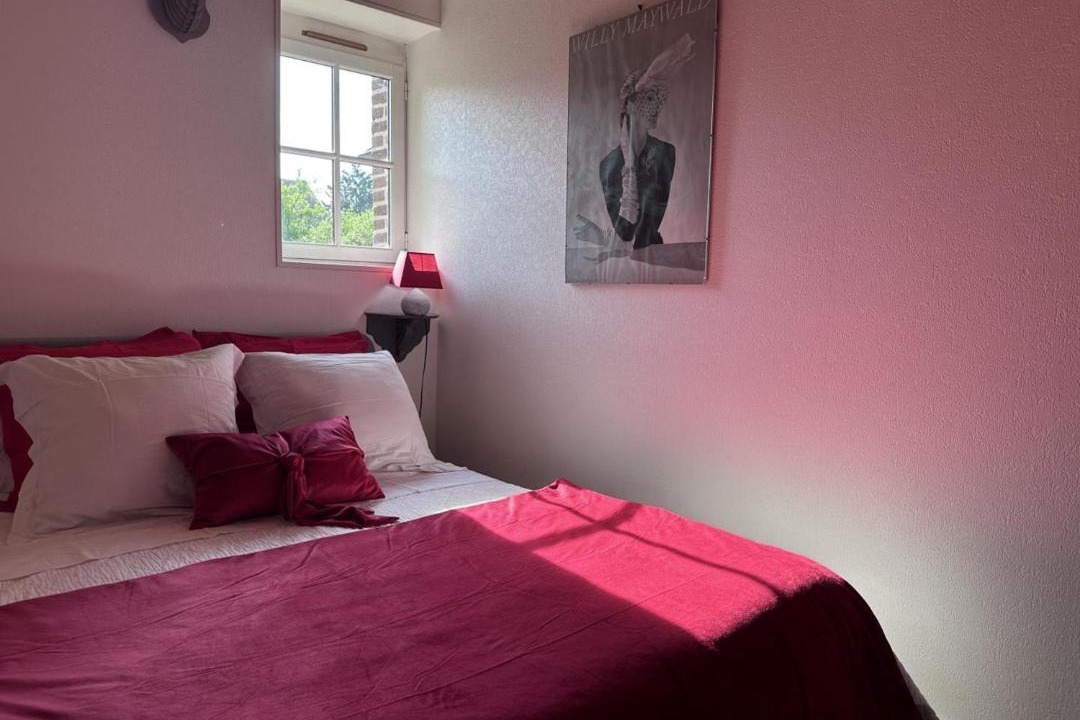 Photo of Bedroom in Toulon-sur-Allier
