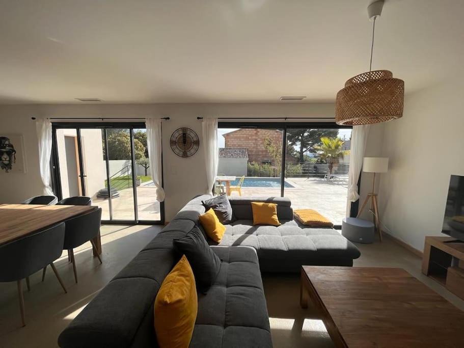Photo of Livingroom in Saint-Hippolyte-le-Graveyron