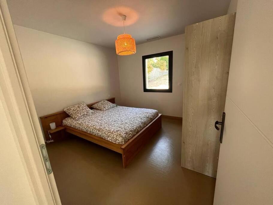 Photo of Bedroom in Saint-Hippolyte-le-Graveyron