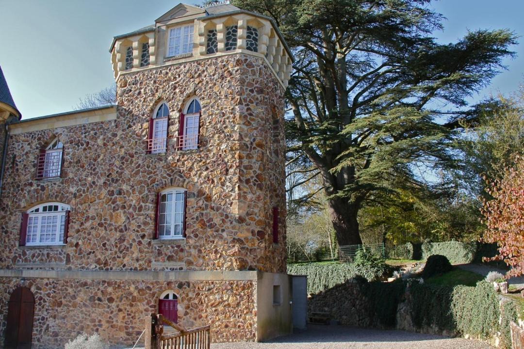 Photo of Buildings in Saint-Honore-les-Bains