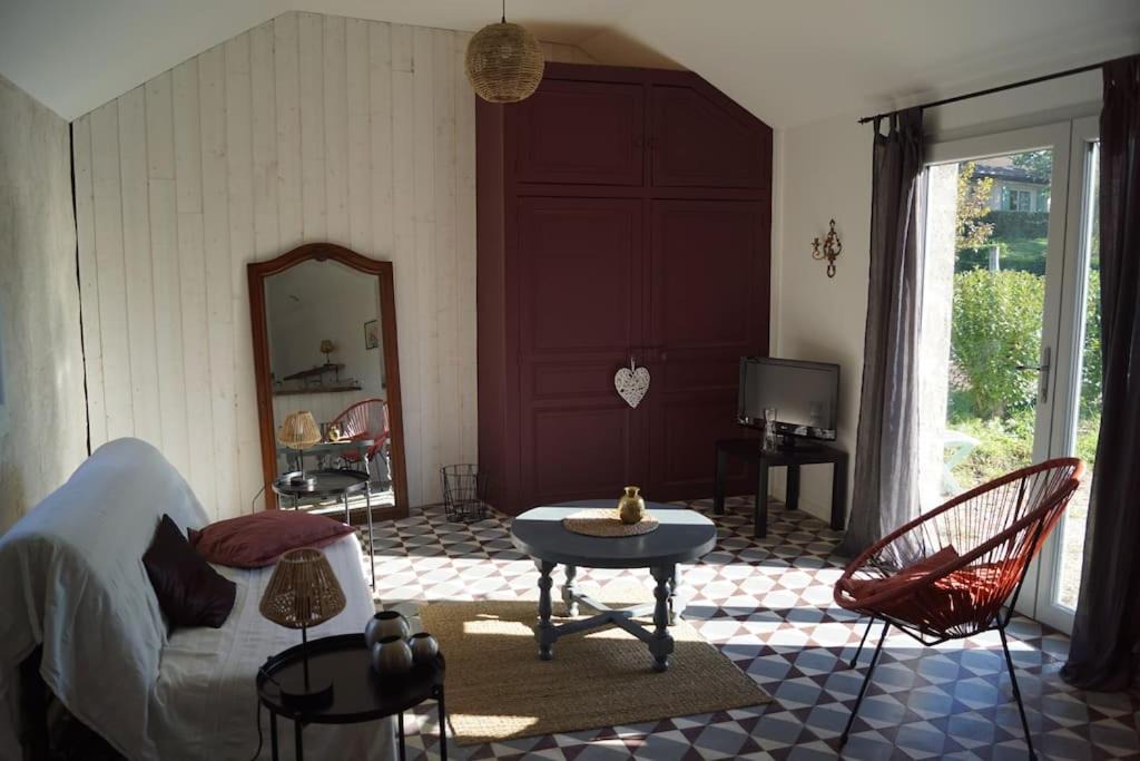 Photo of Livingroom in Val-Sonnette