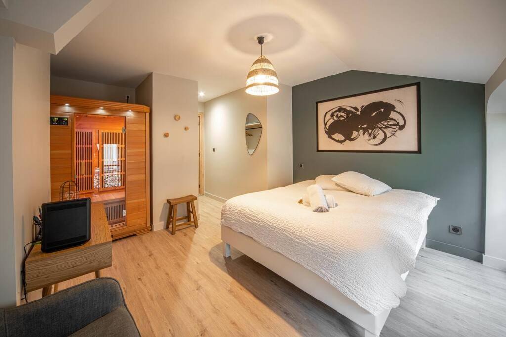 Photo of Bedroom in Centre
