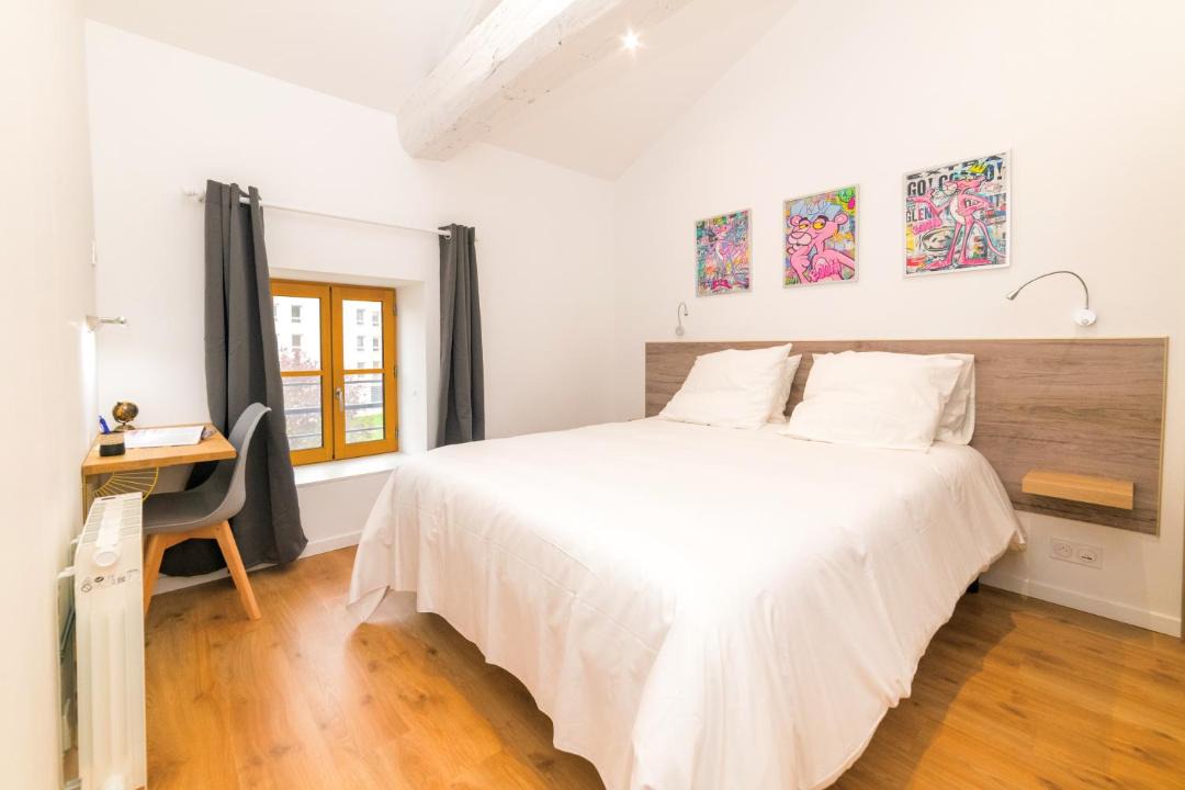 Photo of Bedroom in Tournus