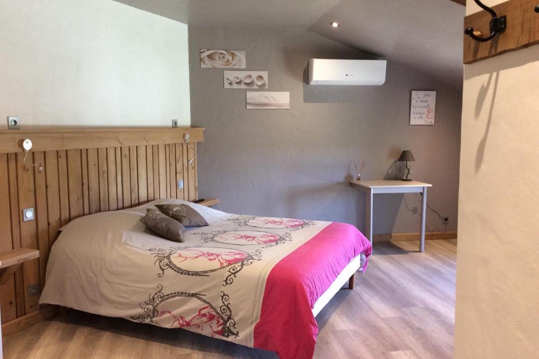 Photo of Bedroom in Donzere