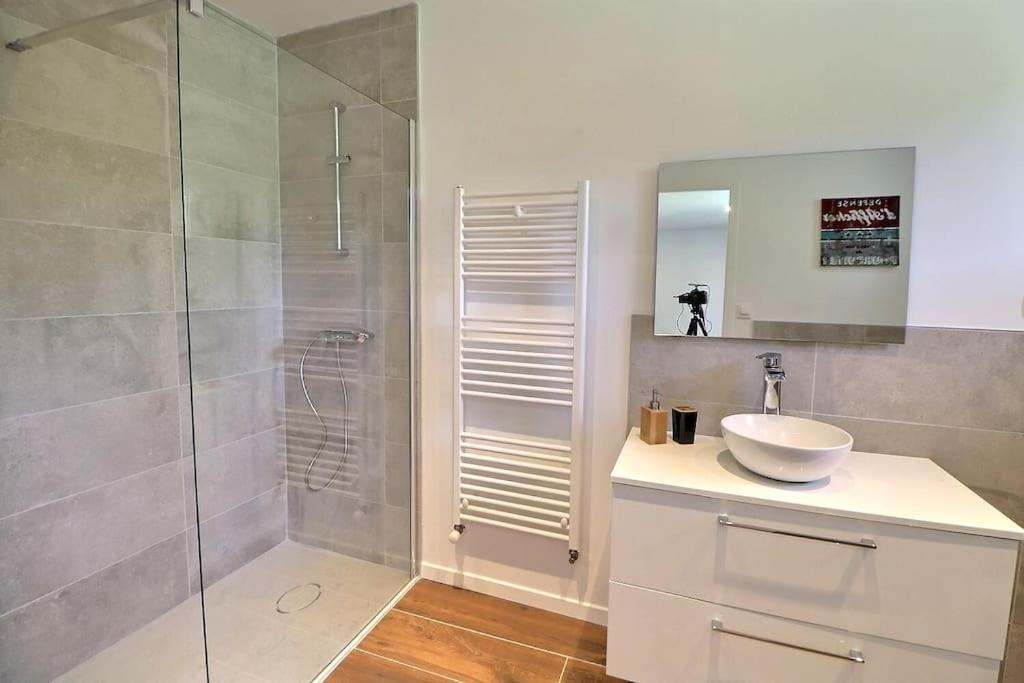 Photo of Bathroom in Maringes