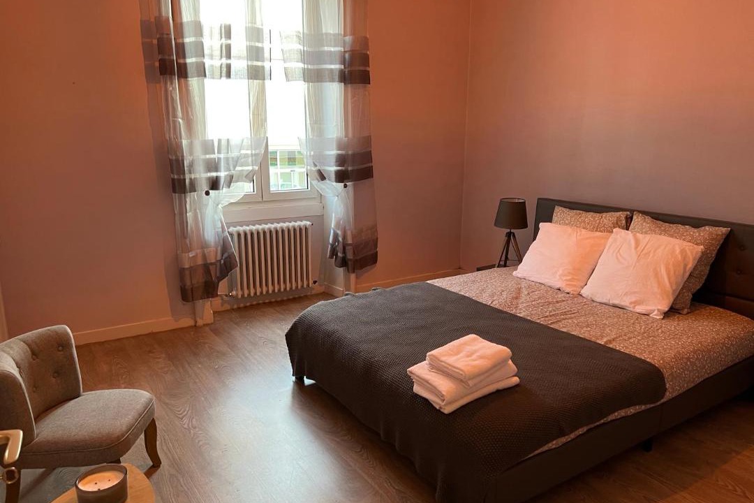 Photo of Bedroom in Lons-le-Saunier