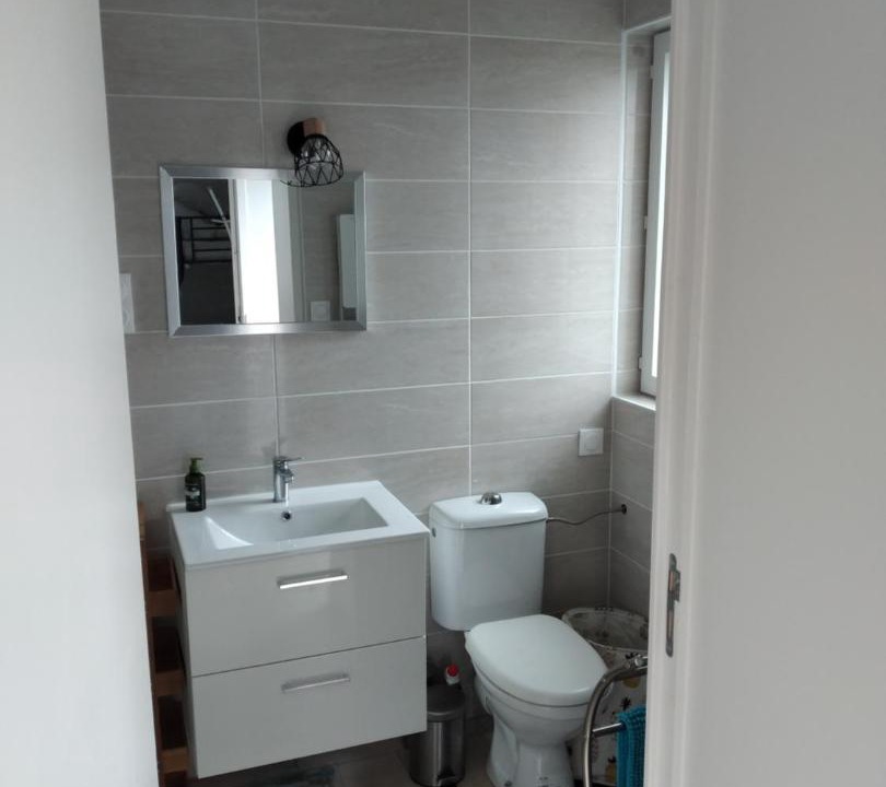 Photo of Bathroom in Paray-le-Fresil