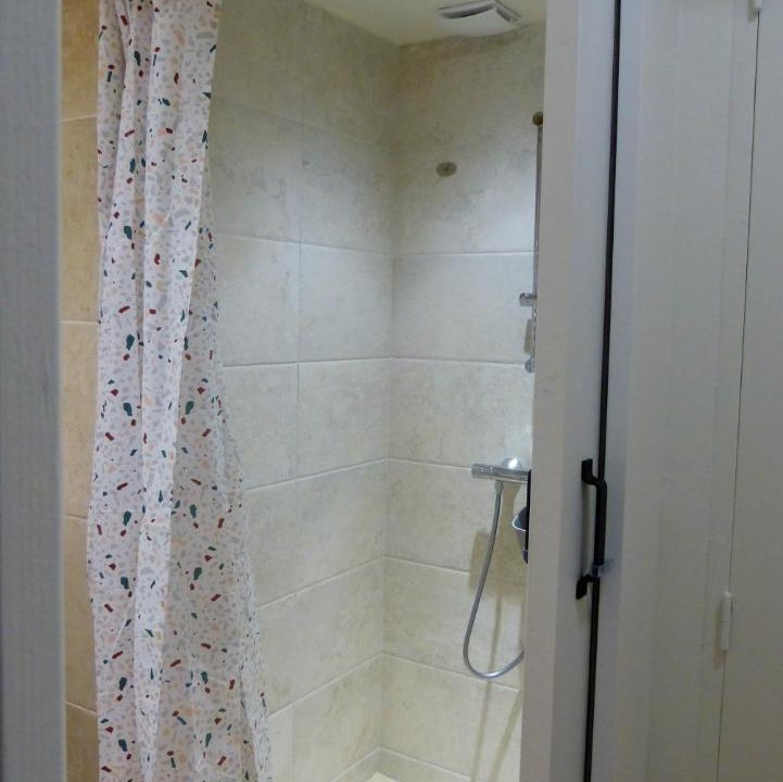 Photo of Bathroom in Beaumes-de-Venise