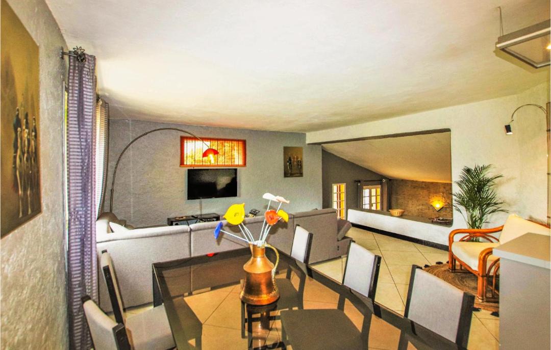 Photo of Livingroom in Entrechaux