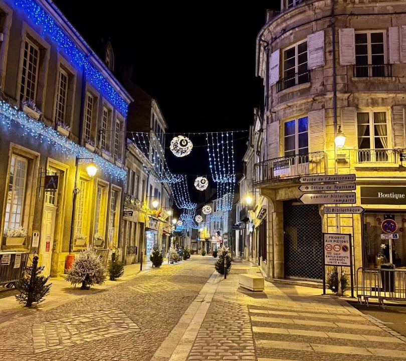 Photo of Others in Avallon