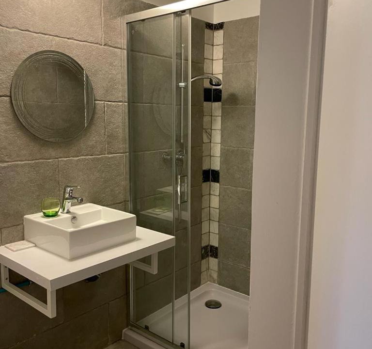 Photo of Bathroom in Pennes-le Sec