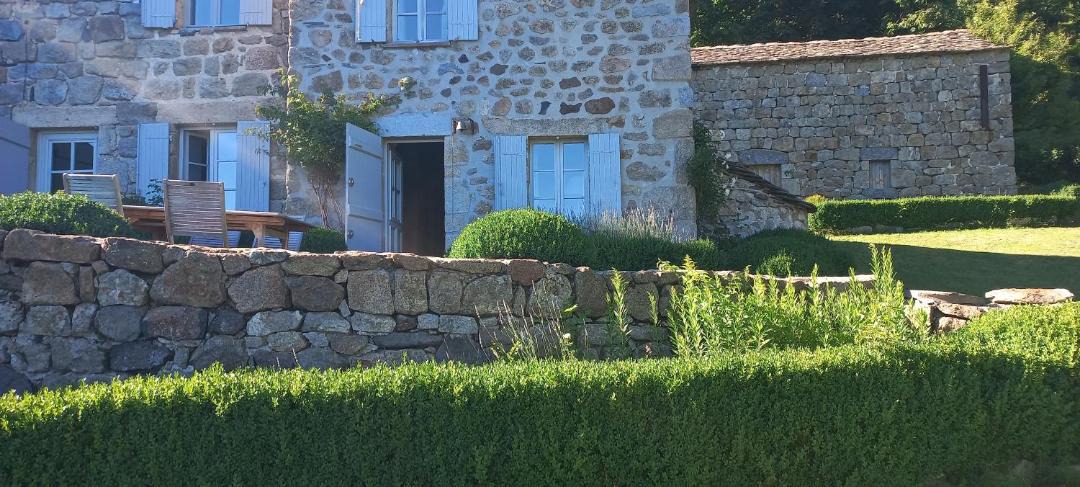 Photo of Buildings in Intres