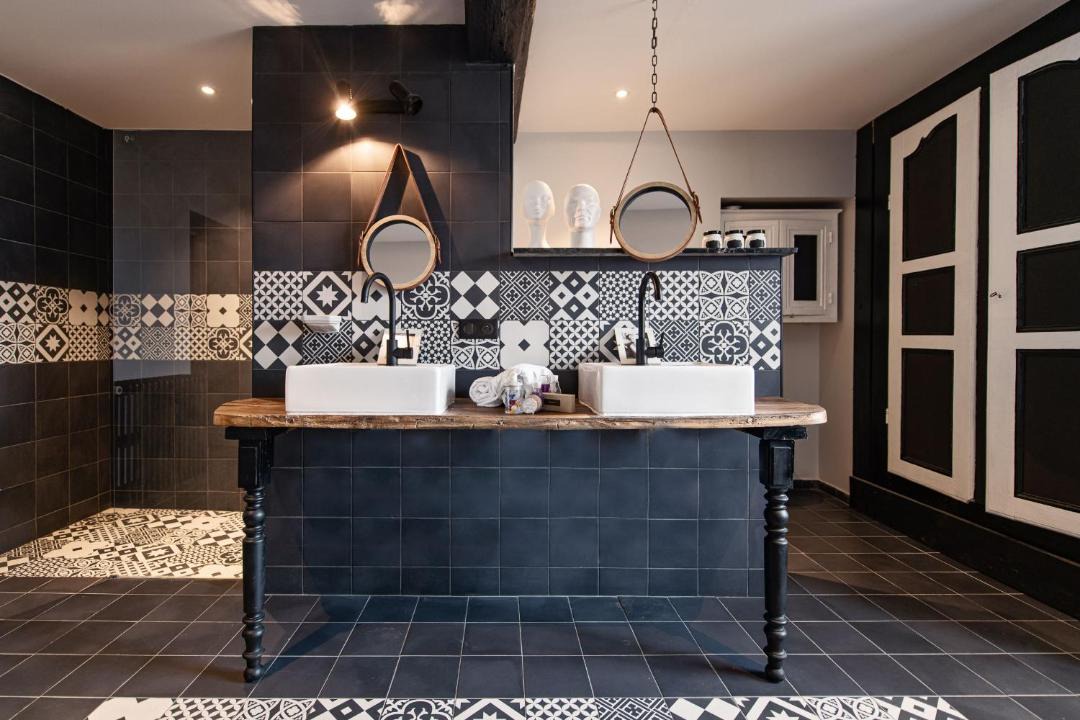 Photo of Bathroom in Lay