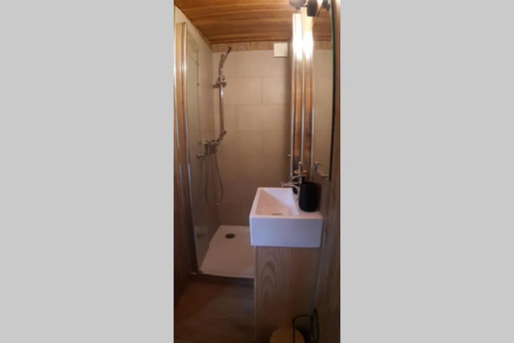 Photo of Bathroom in Saint-Cirgues-de-Prades