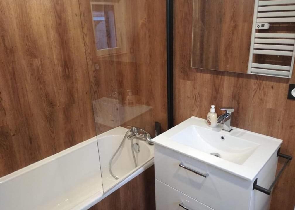 Photo of Bathroom in Balbigny