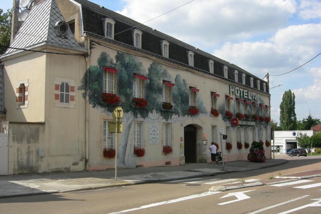 Photo of Others in Avallon