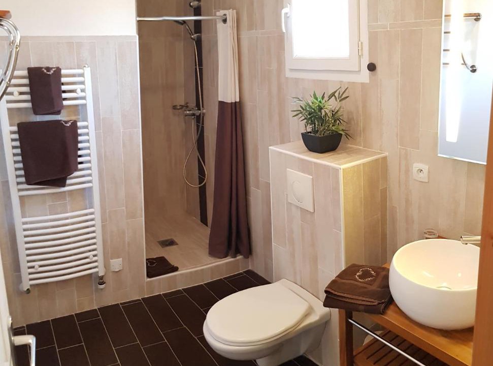 Photo of Bathroom in Palaiseau