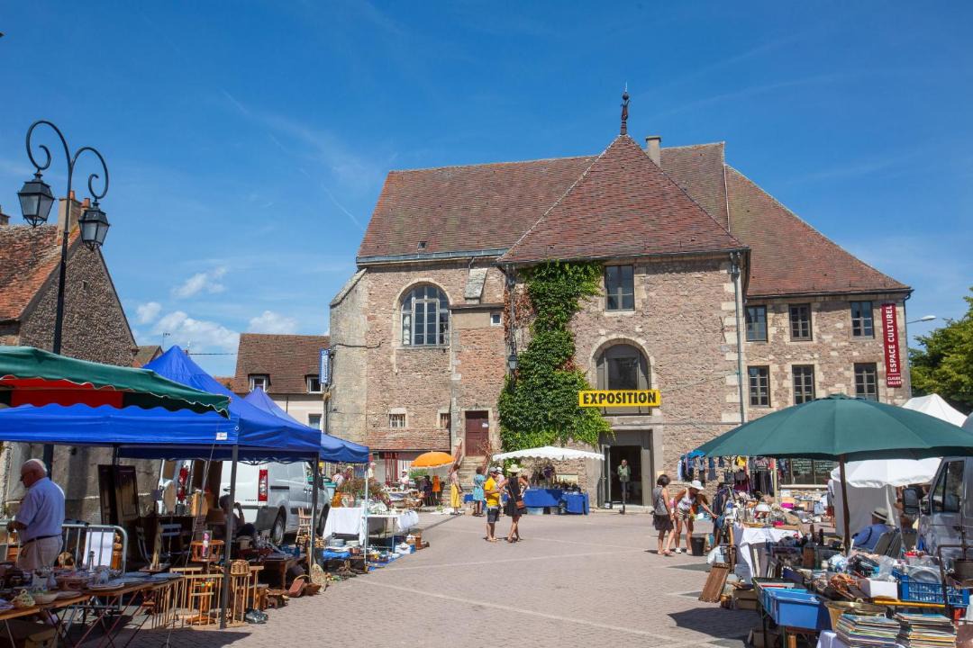 Photo of Others in Saulieu