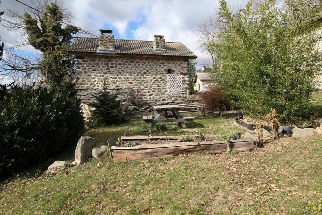 Photo of Buildings in Saint-Julien-Chapteuil