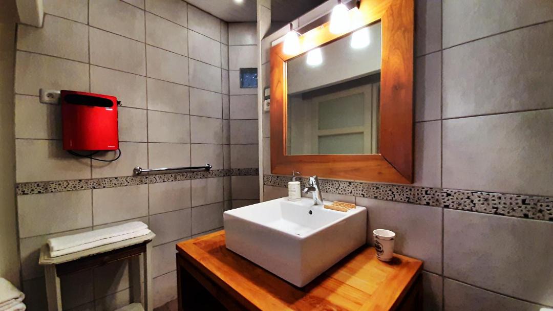 Photo of Bathroom in Sembadel