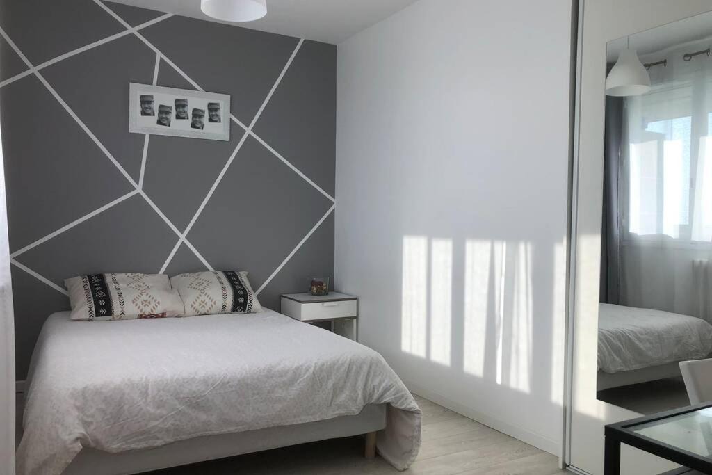 Photo of Bedroom in Savigny-sur-Orge