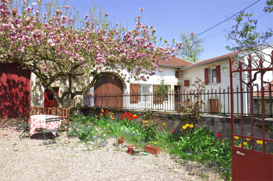Photo of Buildings in Magny-les-Jussey