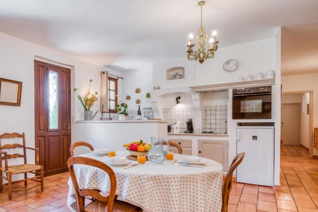 Photo of Livingroom in Saint-Roman-de-Malegarde