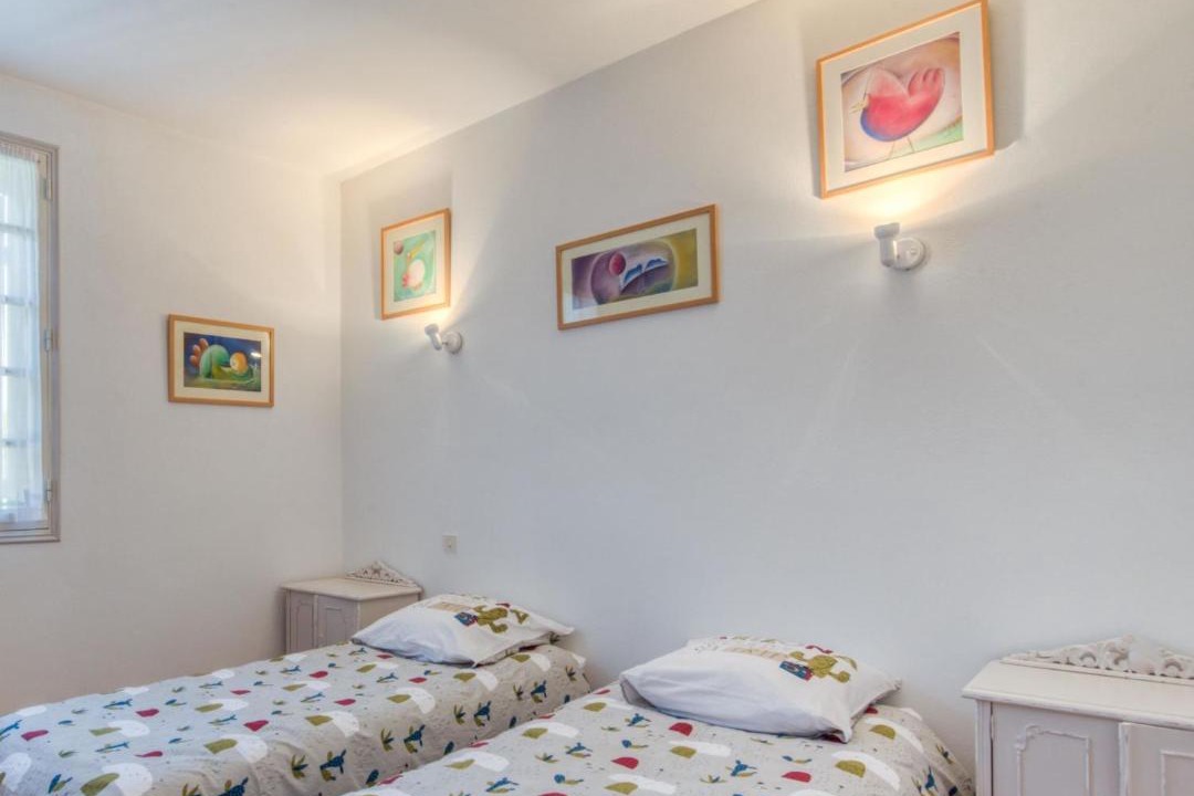 Photo of Bedroom in Saint-Roman-de-Malegarde