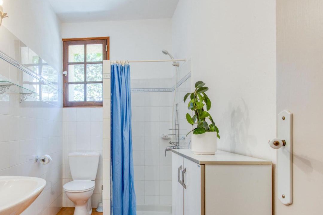 Photo of Bathroom in Saint-Roman-de-Malegarde
