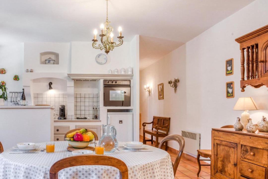 Photo of Livingroom in Saint-Roman-de-Malegarde