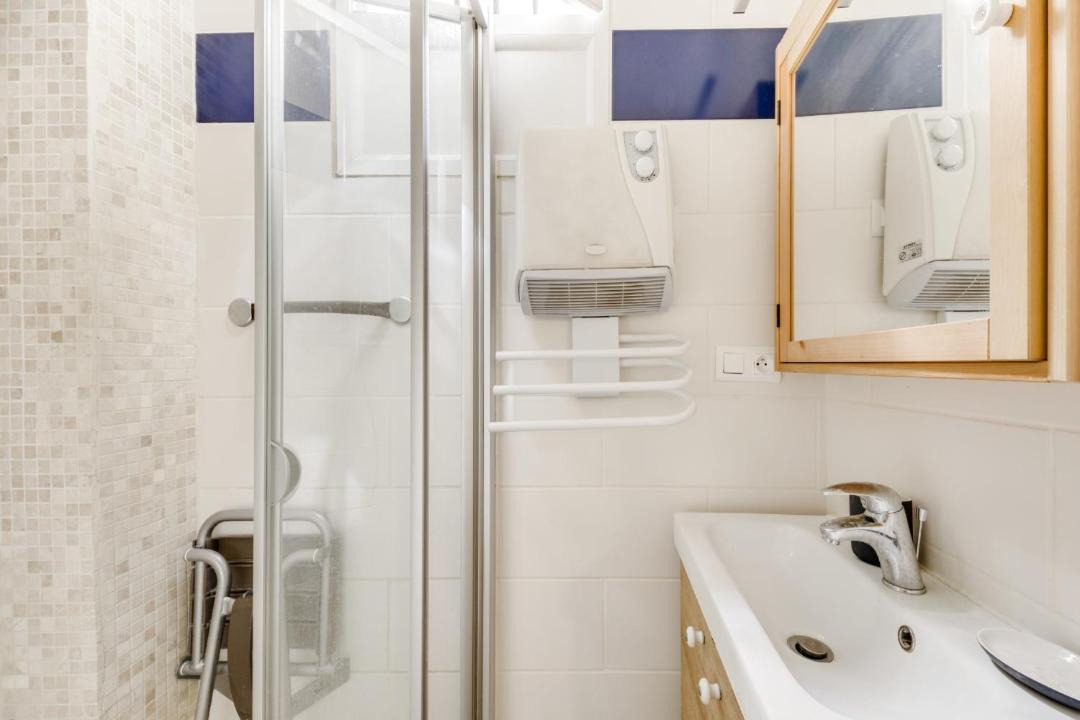 Photo of Bathroom in Quartier de la Salpetriere