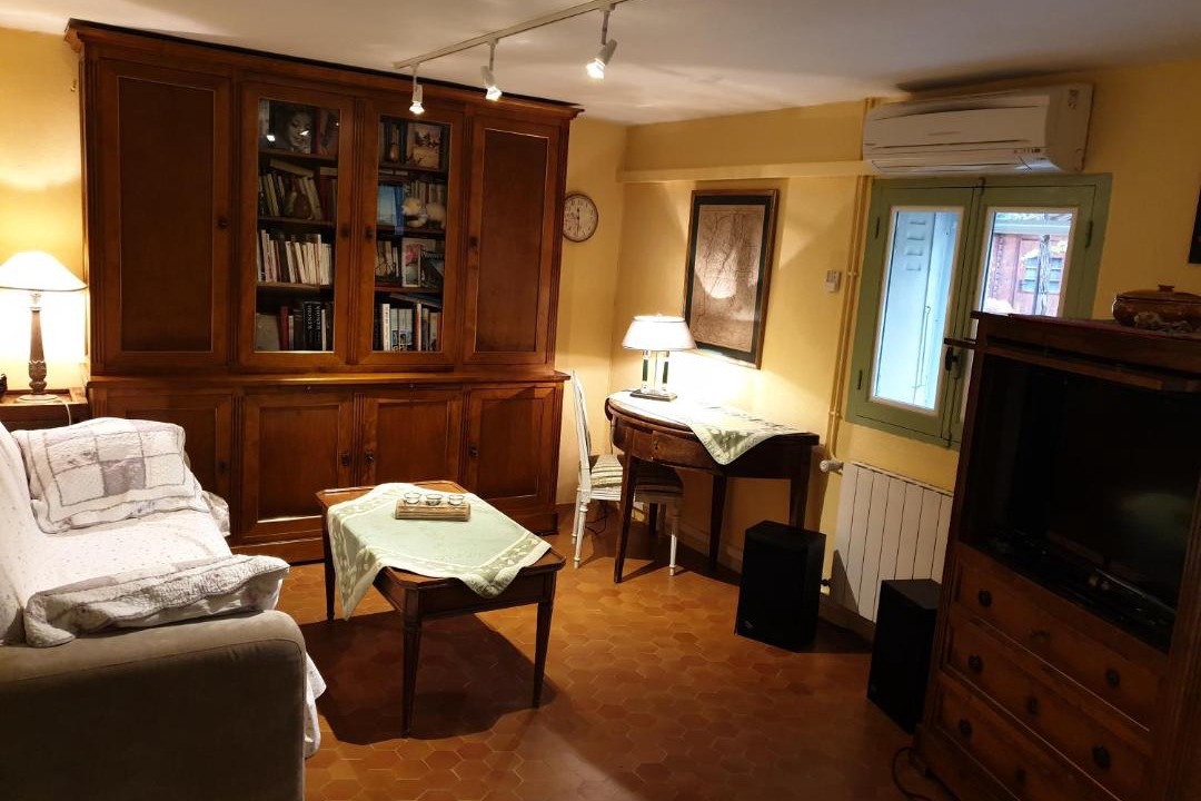 Photo of Livingroom in Malaucene