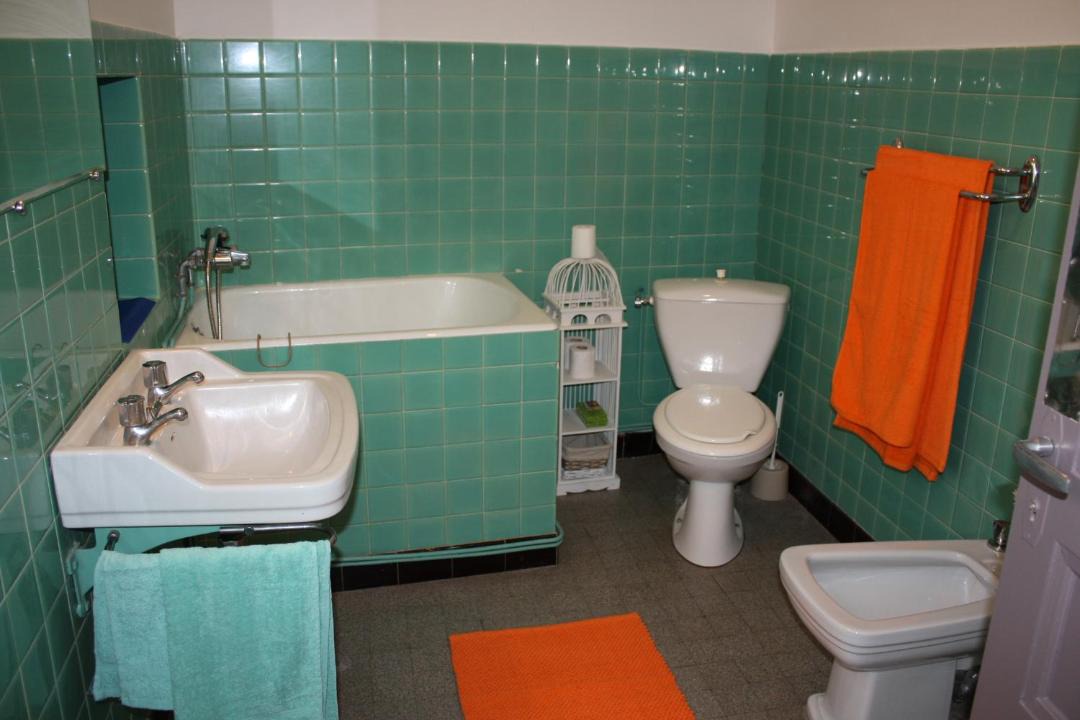 Photo of Bathroom in Nyons
