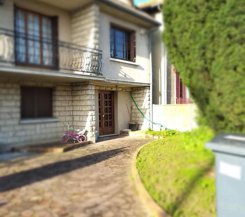 Photo of Buildings in Orly