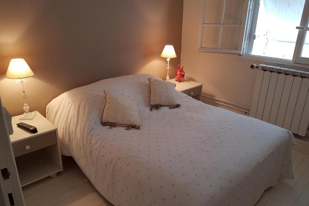 Photo of Bedroom in Maux