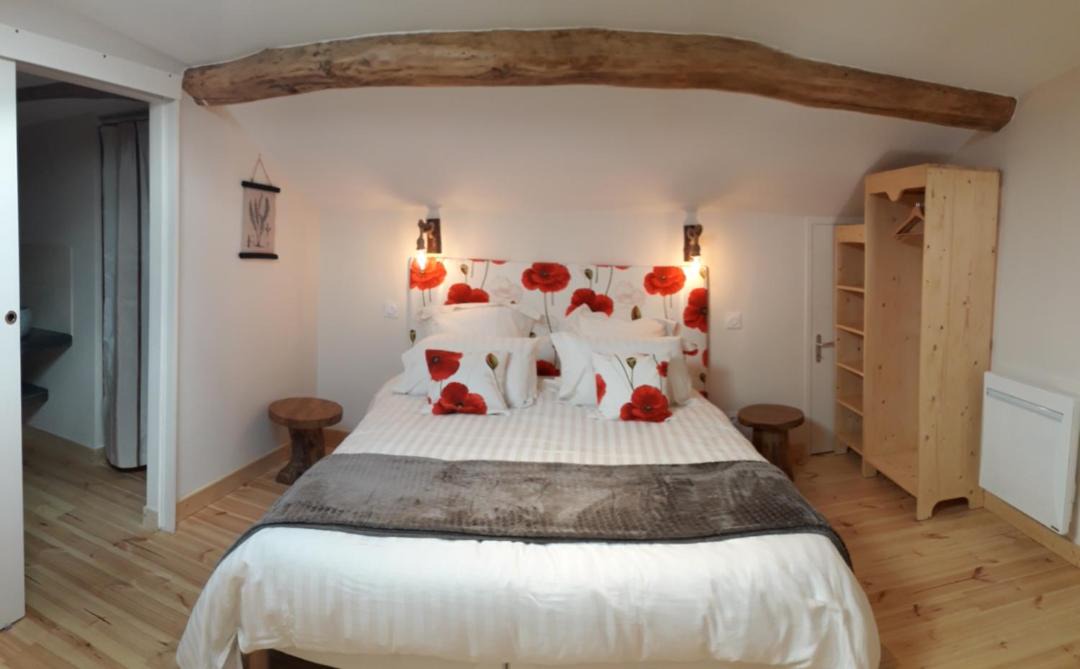 Photo of Bedroom in Saint-Remy-de-Chargnat