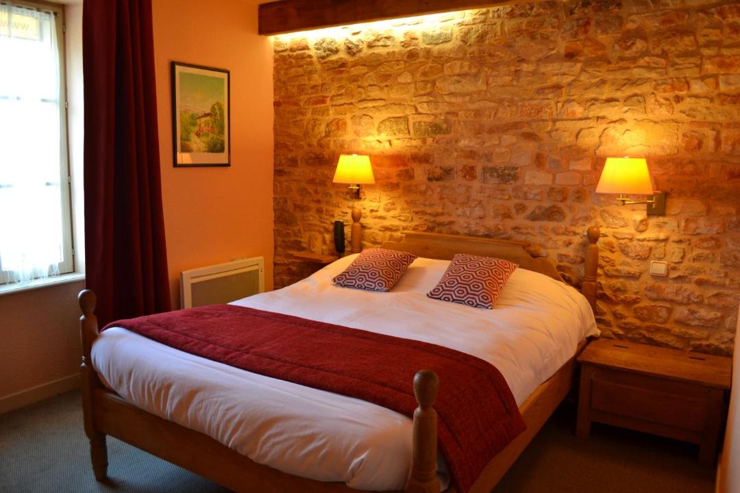 Photo of Bedroom in Cormatin